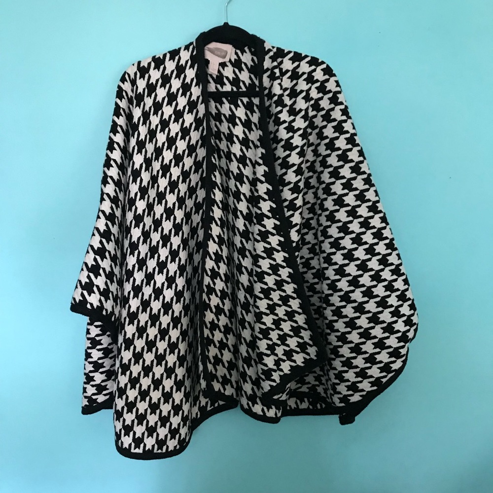 Houndstooth drape coat